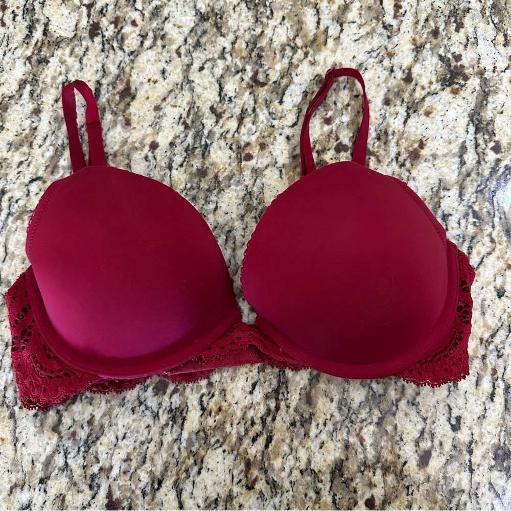Victoria’s Secret Dream Angels Elegant Red Lace Push Up Bra
